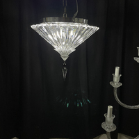 Lustre de luxe en cristal avec abat-jour en verre cannelé, suspension à chaîne dorée, éclairage LED, garantie 3 ans, facile à installer