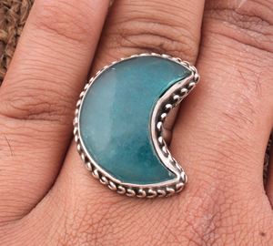 แหวนหินแคลเซโดนีสีน้ำเงินธรรมชาติลายจุด ประดับด้วยเงินแท้ 925 สไตล์วินเทจ เครื่องประดับพลอยสีน้ำเงินสำหรับผู้หญิง รับสั่งทำขายส่ง - Product Image 1