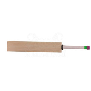 Bate de Críquet Profesional IBEX HILLS INTERNATIONAL, Madera de Sauce de Alta Calidad, Construcción Duradera, Diseño Ligero y Equilibrado - Product Image 6