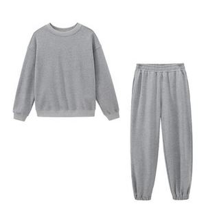 Ensemble de survêtement sportif deux pièces chaud et confortable pour femmes, collection automne-hiver Pakistan, dans un emballage haut de gamme - Product Image 4