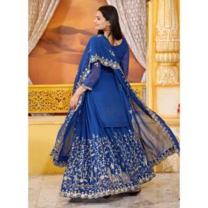 Costume Lehenga pour femmes de soirée, avec broderie de sequins - Product Image 5