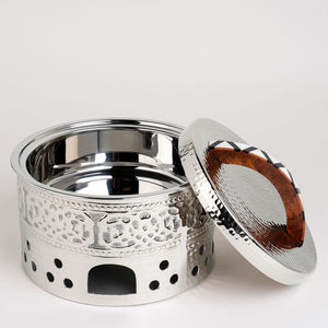 Olla árabe metálica hecha a mano con tapa, cacerola de lujo de forma redonda, plateada, para calentar comida en la mesa. - Product Image 4