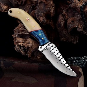 Cuchillo Bowie de Caza Hecho a Mano en Acero de Damasco, Cuchillo Multiusos de Alta Calidad para Exteriores y Camping con Logotipo Personalizado - Product Image 3
