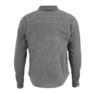 Chemises en jean pour hommes fabriquées au Pakistan, en tissu respirant et doux, style tendance, mouvements fluides, look décontracté moderne pour un confort quotidien - Product Image 3