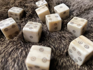 Dés de jeu cubiques en os de buffle blanc poli, faits à la main, de haute qualité, pour artisanat DIY, design personnalisé, taille 10 mm, imperméables, naturels - Product Image 5