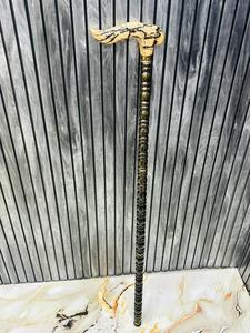 Canne de marche artisanale en bois de hêtre poli avec poignée sculptée, design mural, vintage, Saint-Valentin, remise de diplôme - Product Image 3