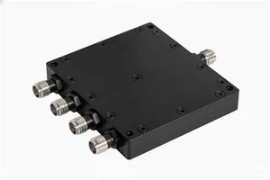 Répartiteur de puissance ultra large bande 4 voies 0,3-18 GHz - Connecteur F en aluminium pour installation DAS - Product Image 4