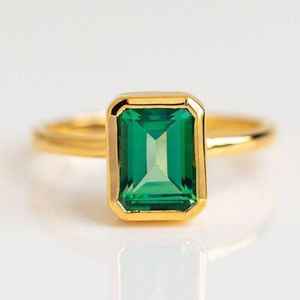 Bague de fiançailles émeraude 4 carats taille émeraude en argent sterling 925 plaqué or 14 carats avec grappe de zircone cubique, bague de promesse nuptiale - Product Image 1