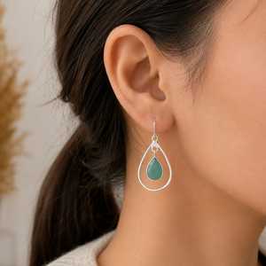 Boucles d'oreilles pendantes en onyx vert et argent sterling, faites à la main, en argent 925, bijoux bohèmes, cadeau idéal pour - Product Image 1