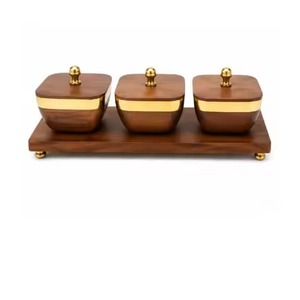 Juego de tres recipientes de madera con diseño espiral ranurado y estructura de hierro forjado para transportar, decorativos para el hogar, comedor, dulces, vajilla, frutas secas y cuencos. - Product Image 2