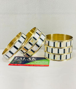 Brazalete Moderno Hecho a Mano con Incrustaciones de Concha de Nácar en Forma de Tablero de Ajedrez, Ecológico, para Mujer - Product Image 1