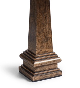 Lámpara de Mesa Metálica Pyramid Summit con Pantalla Geométrica, Construcción de Hierro Premium, Iluminación Ambiental Cálida para Interiores Atemporales - Product Image 4