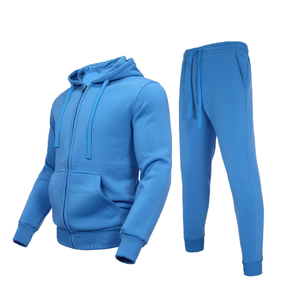 Conjunto Deportivo de Alta Calidad en Felpa de Poliéster y Algodón para Hombres Activos que Buscan Soluciones Deportivas con Estilo - Product Image 1