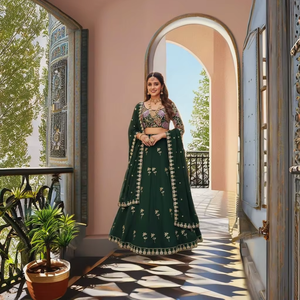 ชุดเลเฮนกาโชลีแบบดั้งเดิม ความยาวระดับพื้น ทรงปกติ พร้อมผ้าดูปาตตา ตกแต่งด้วยงานปักเลื่อมผ้าจอร์เจตต์ - Product Image 1