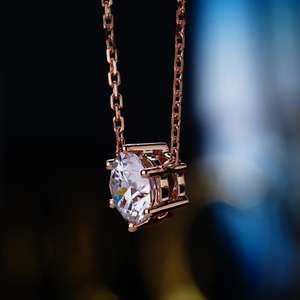 Colgante y Cadena con Diamante Redondo Cultivado en Laboratorio IGI D-E-F en Oro de 14K, Oro Rosa, Oro Blanco y Plata de Ley, Joyería Solitaria - Product Image 2