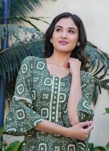 Kurta en rayonne imprimée Bandhej vert, tenue ethnique traditionnelle, confortable, décontractée, pour le quotidien et le bureau, tissu léger, été - Product Image 6