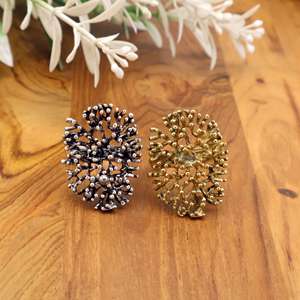 Bague de déclaration inspirée de la nature faite à la main en arbre de corail, bijoux uniques de conception de branche d'or, bague réglable pour les femmes - Product Image 1
