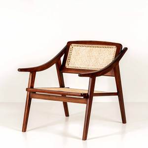 เก้าอี้ทานอาหารไม้เนื้อแข็งสไตล์โมเดิร์นกลางศตวรรษ ดีไซน์สแกนดิเนเวียน พร้อมที่วางแขนหวายสาน สำหรับร้านกาแฟและบ้าน - Product Image 1