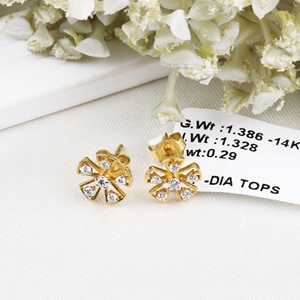 Pendientes de Oro Amarillo Sólido de 14K con Diamantes Naturales en Forma de Racimo Floral, Joyería Fina, Memoria Jewels - Product Image 3