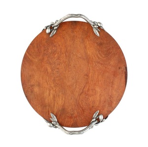 Plateau de service en bois artisanal et écologique avec poignées décoratives en branches d'olivier argentées, planche à fromage en bois d'acacia de qualité supérieure pour mariage - Product Image 3