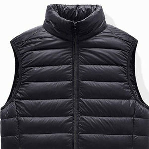 Gilet matelassé sans manches pour homme avec logo personnalisé OEM, veste chaude d'hiver avec rembourrage en duvet, coupe-vent, veste matelassée pour homme - Product Image 3