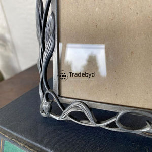 Elegante Marco de Fotos Metálico, Adorno Decorativo de Lujo de Tradebyd - Product Image 6