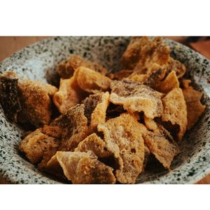 แผ่นหนังปลากรอบพรีเมียม รสไข่เค็ม ขนมขบเคี้ยวรสอาหารทะเล - Product Image 3