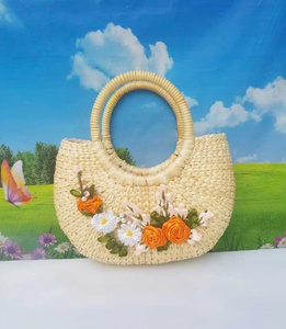 Bolso Tote Bohemio Sofisticado de Jacinto de Agua y Seagrass, Inspirado en lo Vintage, Gran Capacidad, Hecho a Mano, Ecológico, Elegante y a la Moda - Product Image 4