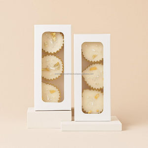 Diya dorada de Diwali con juego de regalo de cera - Product Image 1