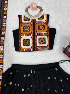 Oferta Especial: Lehenga de Diseñador de Georgette Sintético Pesado con Bordado de Hilo Gamthi, Espejos Reales y Lentejuelas, y Choli de Rayón con Dupatta - Product Image 1