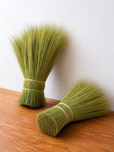 Escoba de hierba natural ecológica al por mayor para la fabricación duradera de escobas de hierba de tigre hechas a mano - Product Image 3
