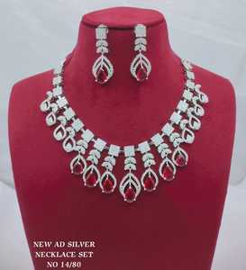 Conjunto de Collar Gargantilla Plateado con Diamantes Americanos y Cristales Rosa, Collar de Circonita Cúbica con Pendientes para Mujer - Product Image 1