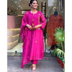 Belle fête porter haut-bas et Dupatta ensemble avec broderie travail taille XL - Product Image 3