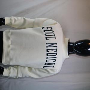 Sudadera SOUL MEDICAL con cuello simulado, 450 GSM, nombre personalizado, bordado aplicado, corte holgado, 100% algodón, felpa francesa. - Product Image 3