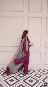 Salwar Kameez Formal de Seda Morada para Mujer, Dupatta Verde Menta, Largo hasta el Suelo, Corte Regular, Absorbe la Humedad, Secado Rápido, Tradicional - Product Image 3