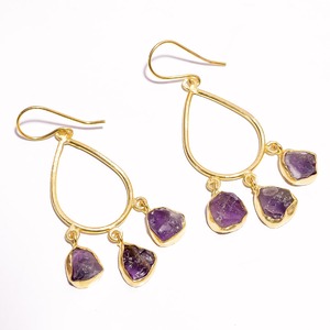 Boucles d'oreilles pendantes classiques en améthyste naturelle brute, faites à la main, plaquées or 14 carats, cadeau pour femme, fabricant et grossiste de bijoux - Product Image 1