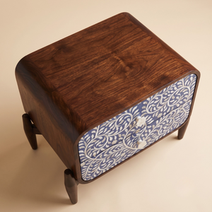 Table de chevet en os incrusté de haute qualité au design moderne avec motif floral pour la décoration de la maison par Vikis Arts - Product Image 3