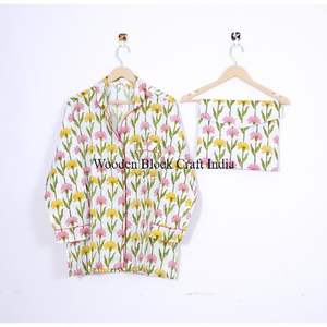 Ensemble de pyjama en coton indien imprimé à la main, vêtements de nuit élégants et tendance pour femmes et hommes, respirant, 100% coton pour l'été - Product Image 2