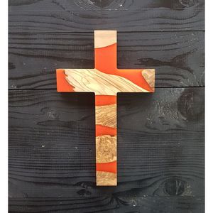 Croix en bois et résine pour la prière chrétienne personnelle, artisanat en résine fait à la main - Product Image 6
