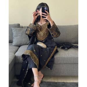 Conjunto de Traje de Fiesta Negro para Mujer con Trabajo de Hilo y Lentejuelas, Talla M, Marca RTC, Conjunto Elegante - Product Image 3