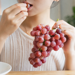 Raisins rouges frais de qualité supérieure, de saison, de type <span class=keywords><strong>Globe</strong></span> Garape, doux, d'Égypte, Crimson Shine, sans pépins, à vendre - Product Image 6