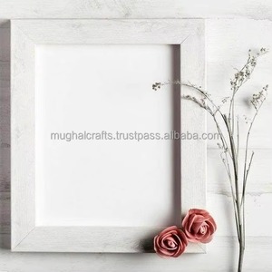 Cadre photo en bois très demandé pour photos personnalisées, portraits de famille, photos de mariage, souvenirs d'anniversaire – Disponible à la vente - Product Image 5