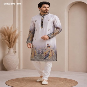 Conjunto de kurta y pijama para hombre de satén Malai con bordado de motivos de pavo real y trabajo Butta, para uso ocasional. Compra en línea en India. - Product Image 1