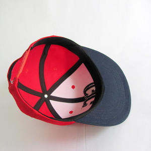 WARPRO INDUSTRY Gorra Unisex Roja de 6 Paneles Ajustable con Cierre a Presión, Panel Frontal Negro con Serigrafía, 100% Lona de Algodón, Gorra Casual - Product Image 3