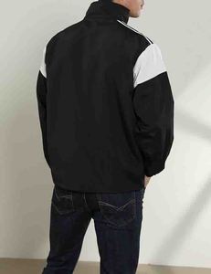 เสื้อแจ็คเก็ตผู้ชายแบบ Color Blocking ทรง Racer ระบายอากาศได้ดี ผลิตจากโพลีเอสเตอร์ ปิดด้วยซิป คอปกพับได้ สไตล์สปอร์ต เหมาะสำหรับใส่ในฤดูใบไม้ผลิ - Product Image 2
