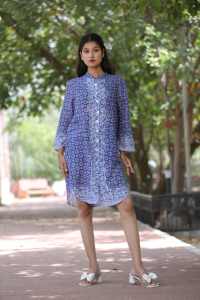 Robe courte imprimée à la main indienne pour femmes Robe d'été décontractée en coton Robe longue courte de style boho Tissu naturel à la taille - Product Image 6
