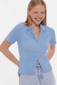 เสื้อถักครอปสีฟ้าอ่อนสำหรับผู้หญิง แขนสั้น สีพื้น ซิปด้านหน้า ทรงหลวม สวมใส่สบายๆ สำหรับฤดูใบไม้ผลิและฤดูร้อน แห้งเร็ว GRACE - Product Image 1