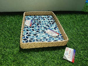 Ensemble de plateaux en rotin rond abordable à la mode avec incrustation de nacre Artisanat indien fait à la main Parfait pour les festivals et un usage quotidien - Product Image 6