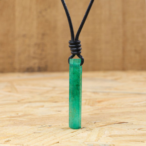 Collar con Colgante de Lápiz y Cordón de Cuero |   Collar con Colgante de Lápiz |   Collar de Cordón de Cuero |   Joyería artística hecha a mano |   Regalo Único - Product Image 1