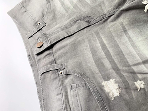 กางเกงยีนส์ขาสั้นผู้หญิงแบบมีกระดุม ระบายอากาศได้ดี ผลิตจากผ้าโพลีเอสเตอร์เดนิม ขายส่งแบบใหม่ ดีไซน์ขาดๆ เซ็กซี่ รับสั่งทำได้ - Product Image 4